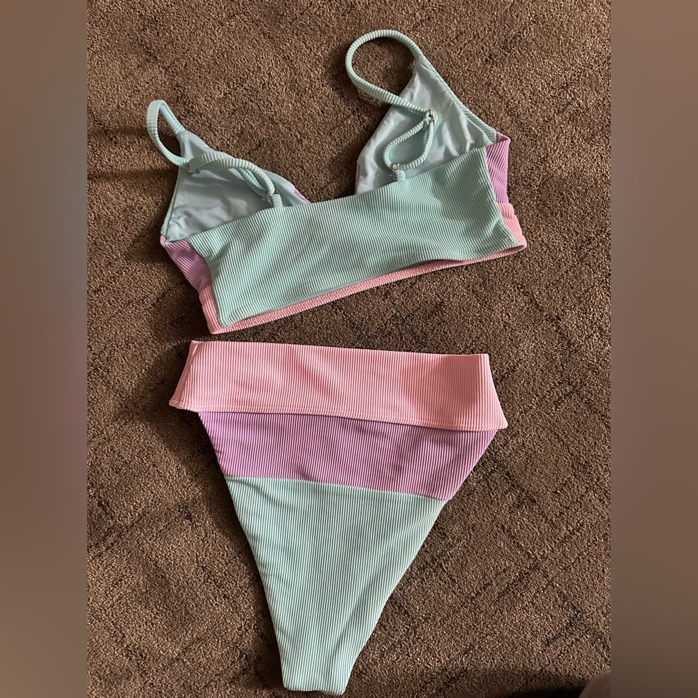 Beach Riot Bikini - Picture 2 of 4